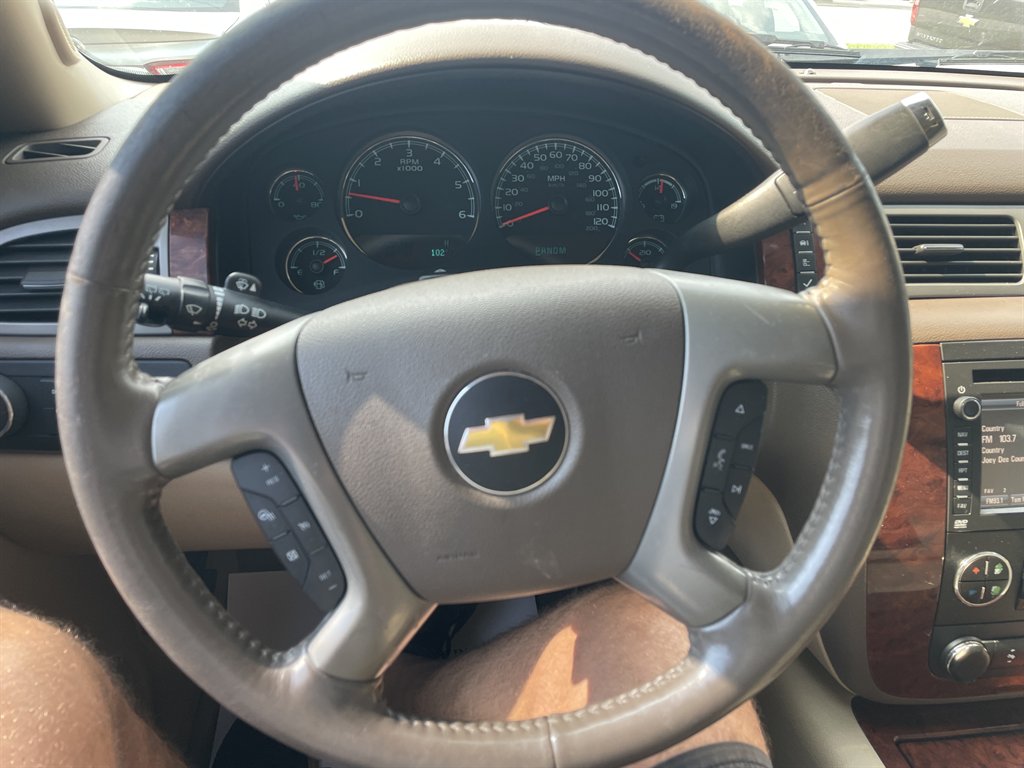 2013 Chevrolet Suburban LTZ - Photo 25