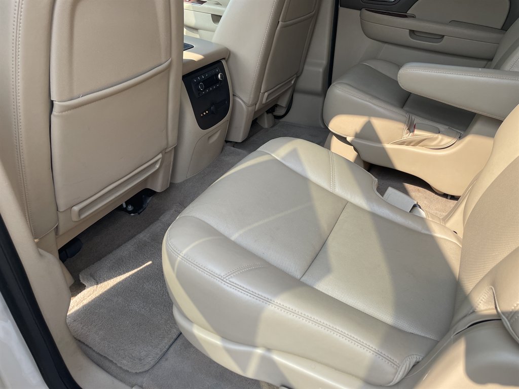 2013 Chevrolet Suburban LTZ - Photo 15