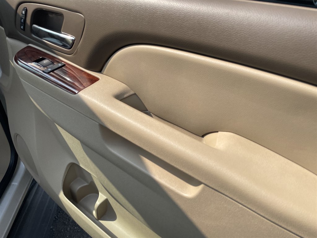 2013 Chevrolet Suburban LTZ - Photo 20