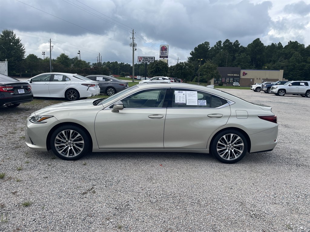 2019 Lexus ES 350's photo