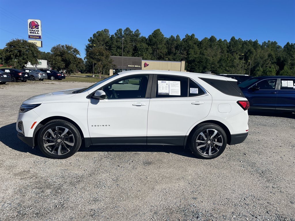 2022 Chevrolet Equinox LT's photo