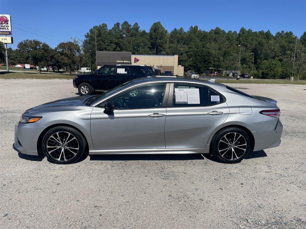 2020 Toyota Camry SE