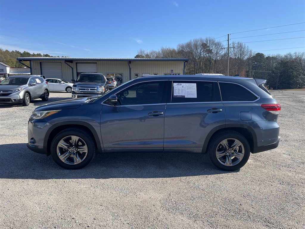2017 Toyota Highlander Limited Platinum's photo