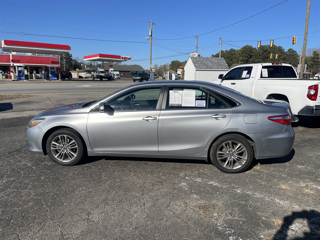 2017 Toyota Camry 2.5 Auto SE's photo