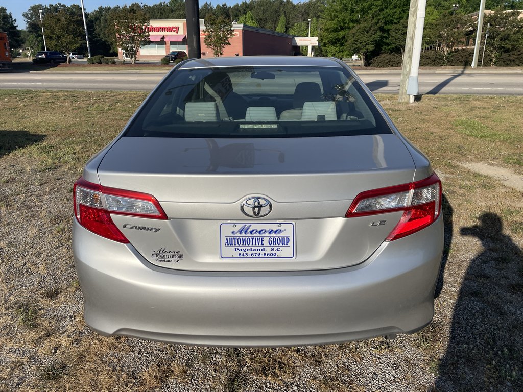 2013 Toyota Camry LE - Photo 6
