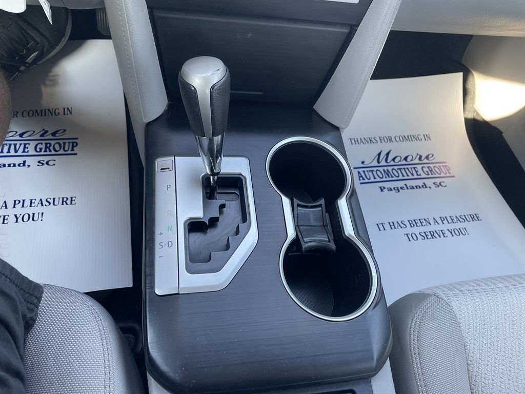 2013 Toyota Camry LE - Photo 22