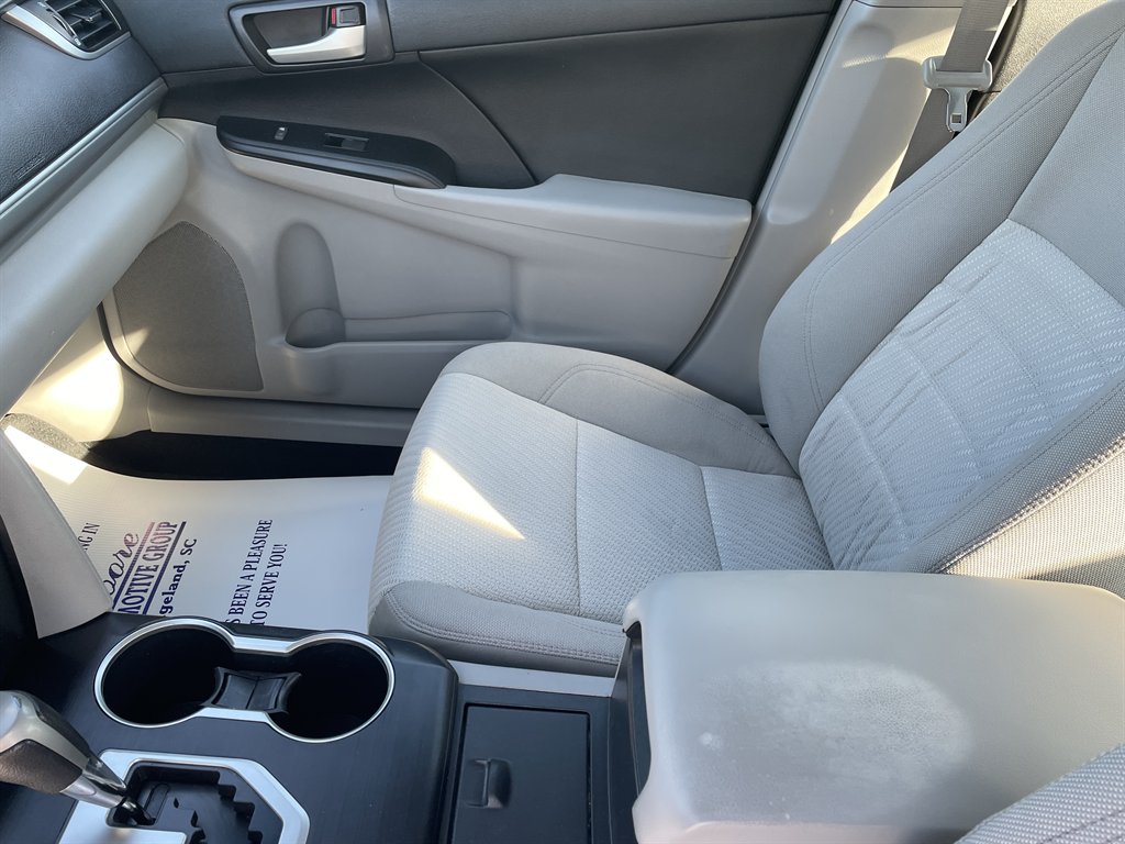 2013 Toyota Camry LE - Photo 12