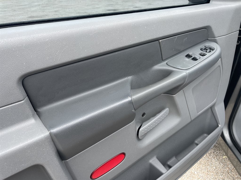 2006 Dodge Ram 1500 Pickup SLT - Photo 11