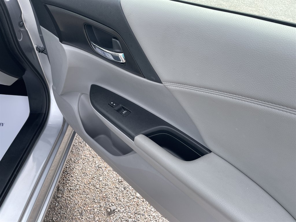 2015 Honda Accord EX-L - Photo 15
