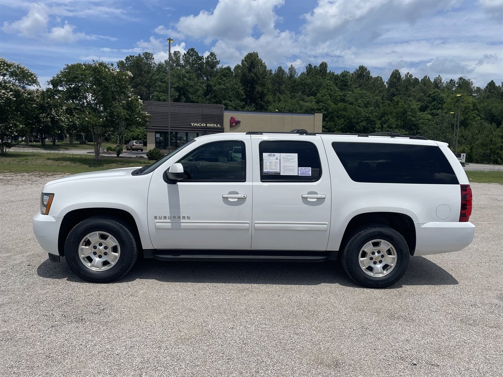 2013 Chevrolet Suburban 2WD 1500 LS's photo